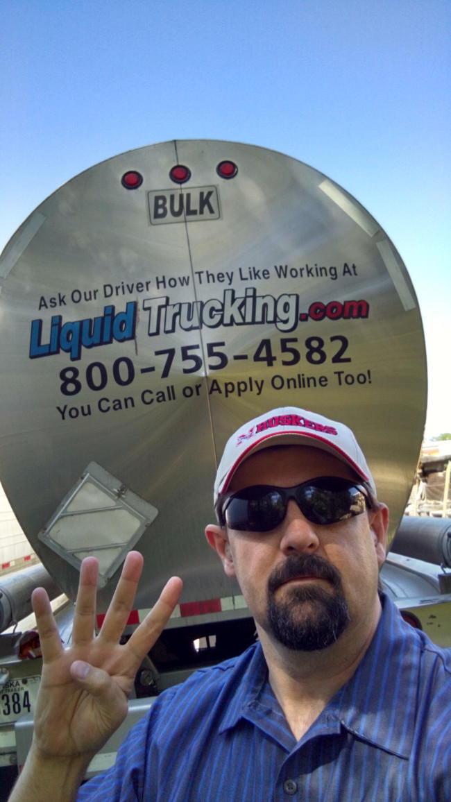 www.liquidtrucking.com