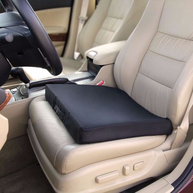 https://www.fueloyal.com/wp-content/uploads/2017/05/How-to-Find-the-Best-Truck-Driver-Seat-Cushion-1.jpg